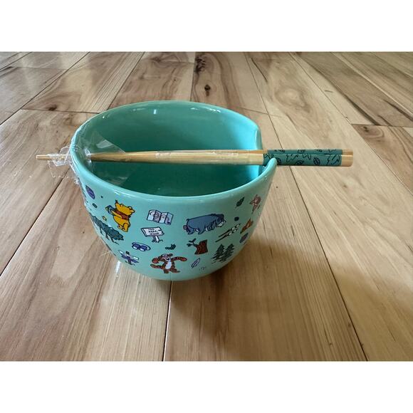 Disney Winnie the Pooh Allover Icons 20-Ounce Ramen Bowl and Chopstick Set - Picture 7 of 7